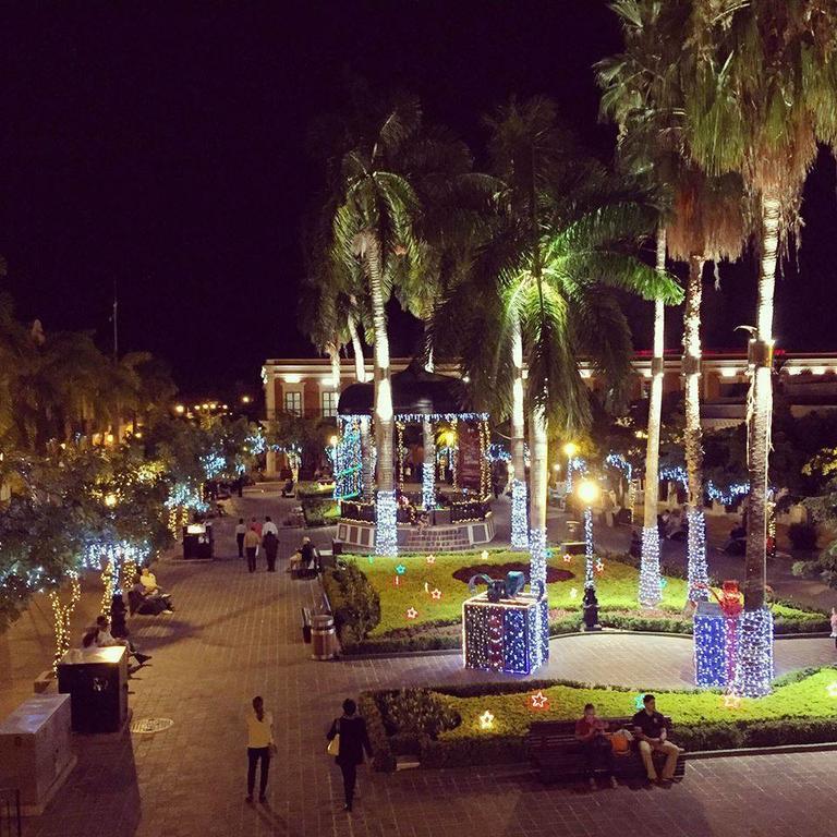 Hotel Machado マサトラン エクステリア 写真